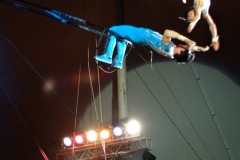 5-festival-latina-2003-I_trapezisti_della_Troupe_Ahnui