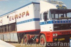 Europa-faggioni-carro-belve-anni-90