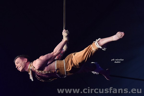 23 CIRCUS FESTIVAL OF ITALY foto show B