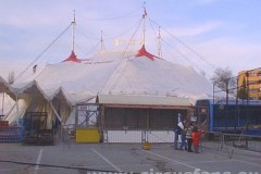 KnieChapiteau-1