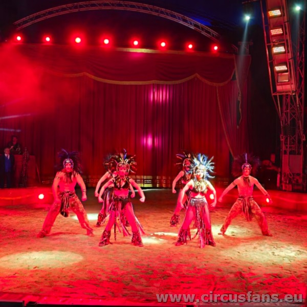 MAYA ORFEI CIRCO MADAGASCAR: IL CIRCO TRADIZIONALE