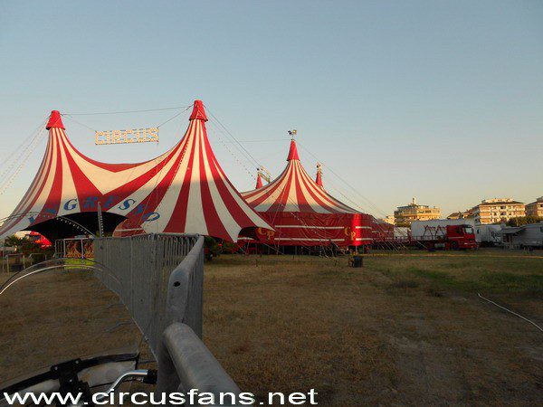 CIRCO DI PRAGA: esterni a Porto Recanati