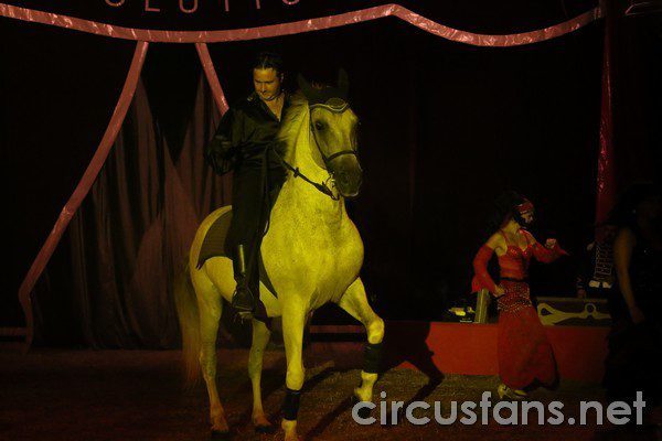 CIRCO ARMANDO ORFEI REVOLUTION show a Cesenatico