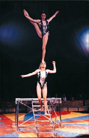 ALEXIS SISTERS - WORLD CIRCUS ARTIST