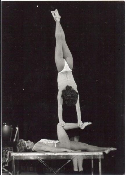ALEXIS SISTERS - WORLD CIRCUS ARTIST