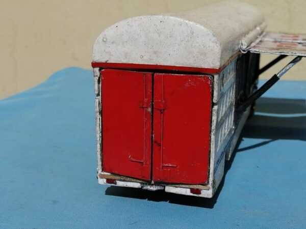 IL CARRO N°64 DEL FULL CIRCUS