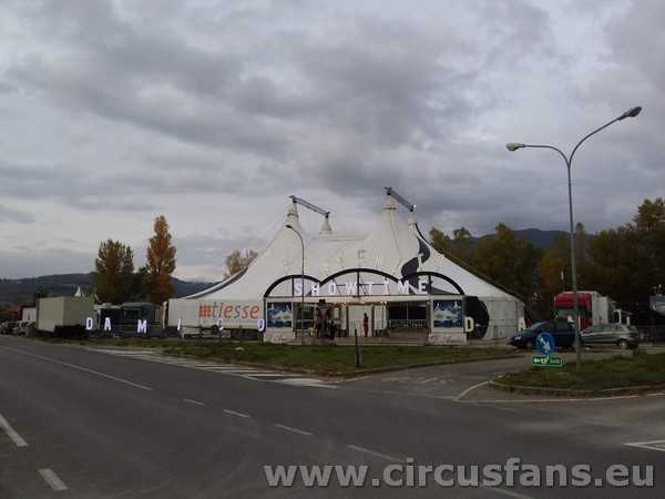 UNIVERSAL CIRCUS GLI ESTERNI