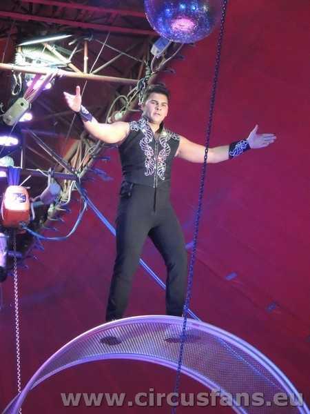 CIRCO ROLANDO ORFEI NATALE 21