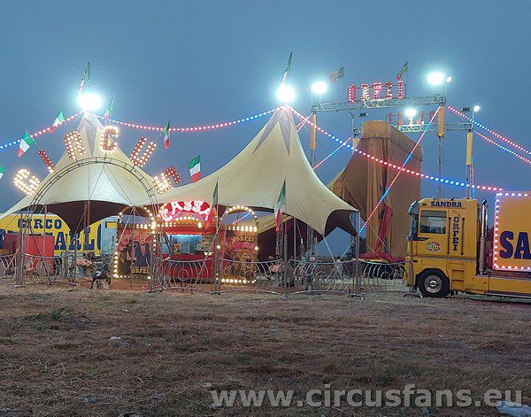 CIRCO SANDRA ORFEI: foto montaggio a Gela