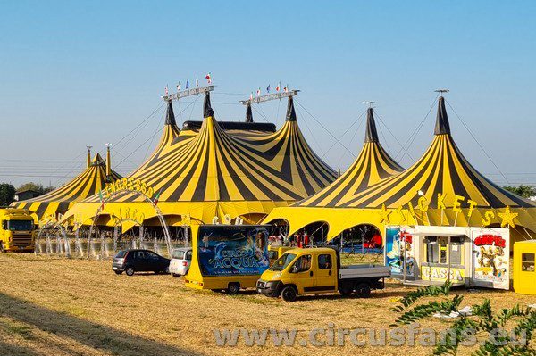 CIRCO SULL'ACQUA A BERGAMO NUOVE FOTO ESTERNI