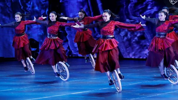 21° FESTIVAL DU CIRQUE AUVERGNE RHONE - ALPES ISERE A GRENOBLE