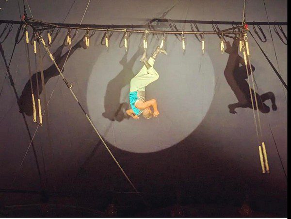 ALEX MICHAEL E ROMY MEGGIOLARO DA GRAVITY CIRCUS