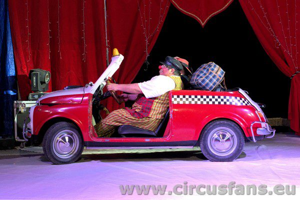 ITALIAN NIUMAN CIRCUS: FOTO SPETTACOLO A TRIESTE