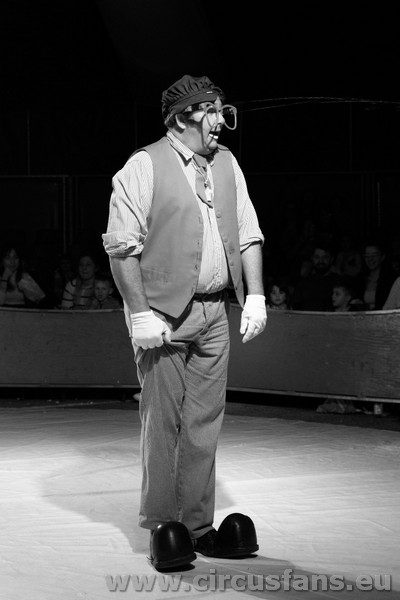 ITALIAN NIUMAN CIRCUS NUOVE FOTO DELLO SHOW 2024