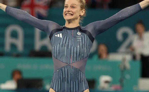 Circo "formaggio" e spogliarelli: le Olimpiadi diventano un casting