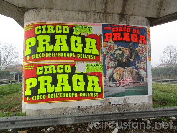 CIRCO DI PRAGA: Esterni e pubblicità natalizia a Padova