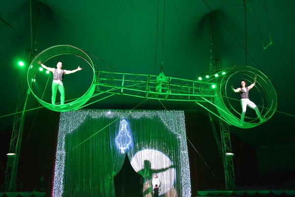 https://www.circusfans.eu/wp-content/uploads/backup/images_lidiatogni2013napoli02.jpg